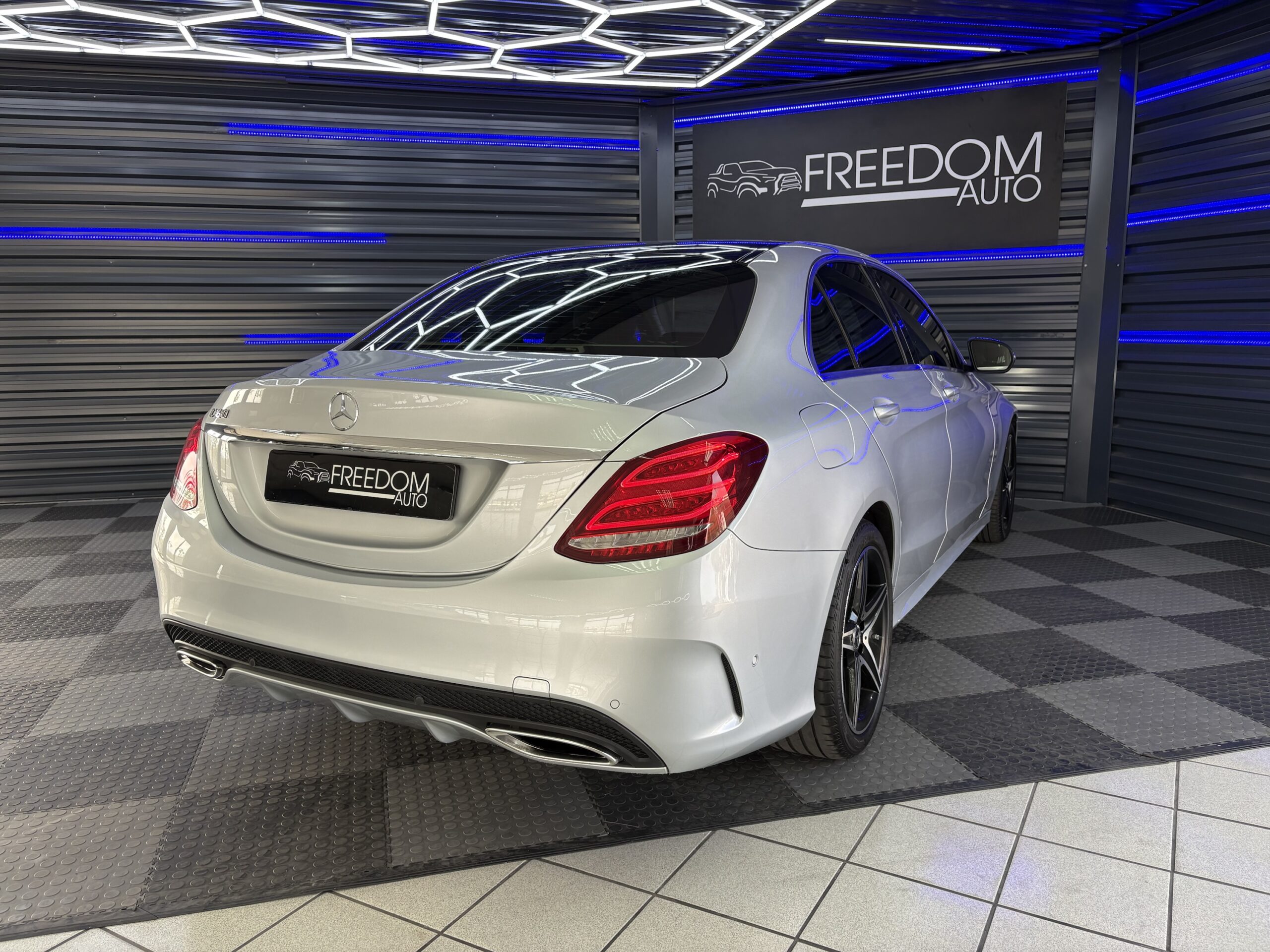 2017 Mercedes-Benz C180 AMG-Line - Image 5