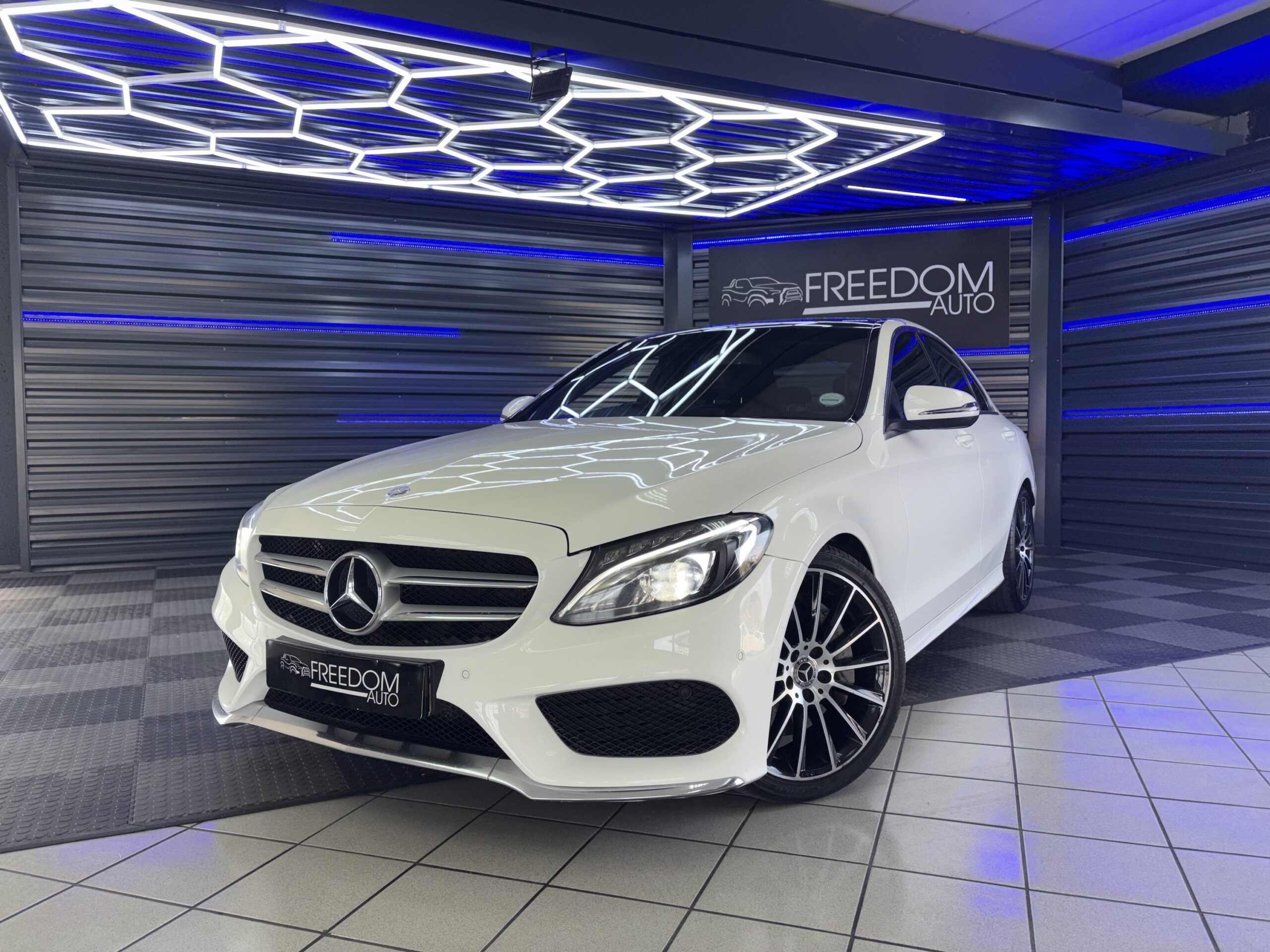 2015 Mercedes-benz C250D AMG-Line - Image 2